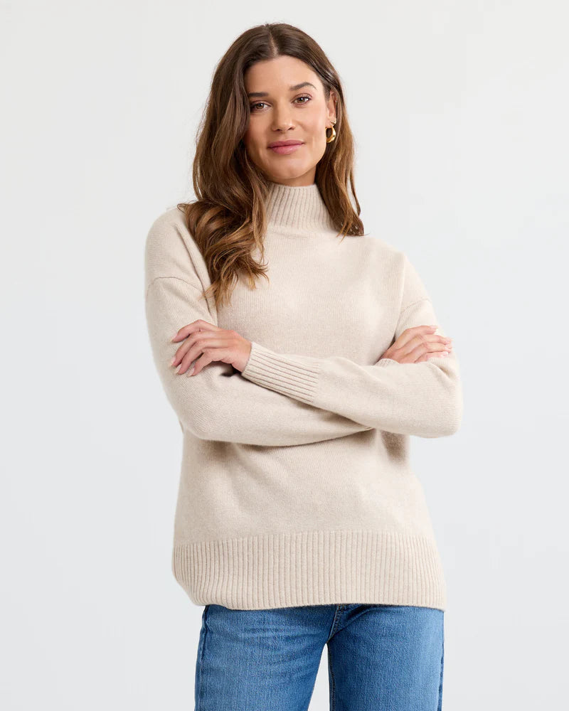 Oversized 100% Cashmere Pullover — Relaxed Luxury with Custom Fit & Embroidery