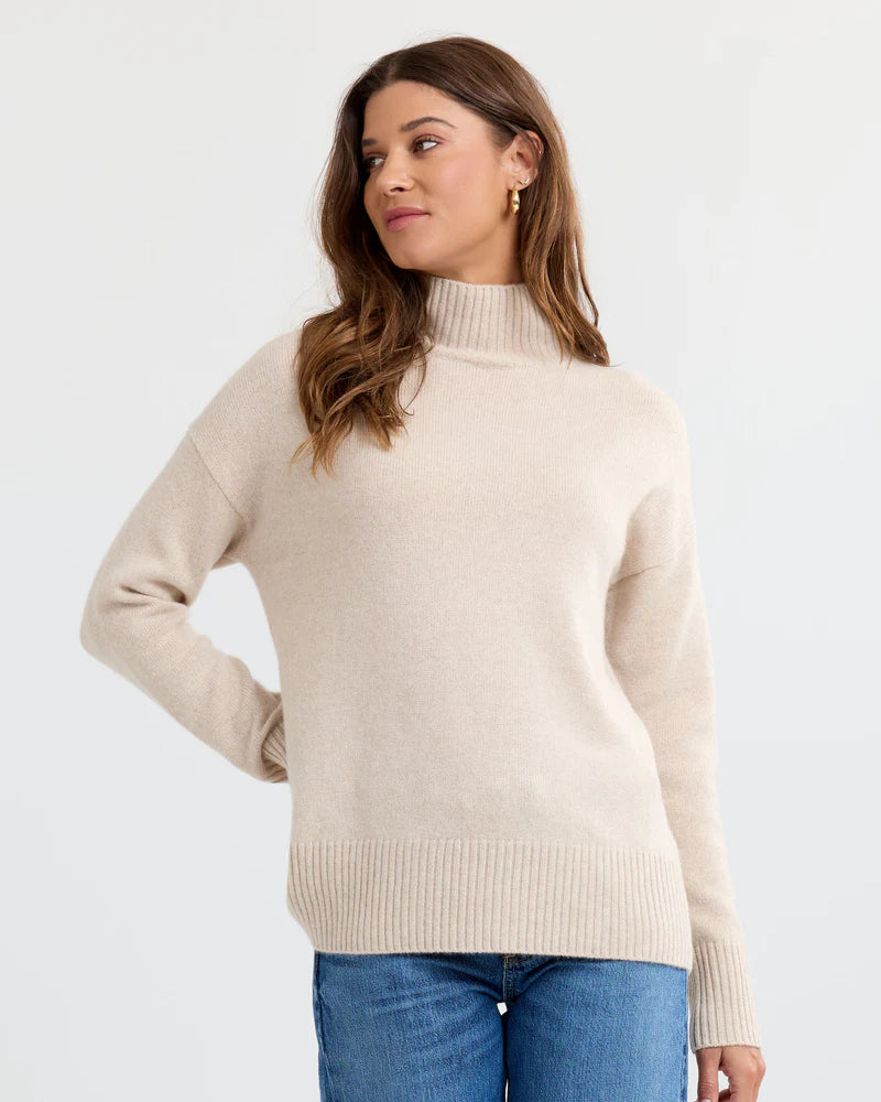 Oversized 100% Cashmere Pullover — Relaxed Luxury with Custom Fit & Embroidery