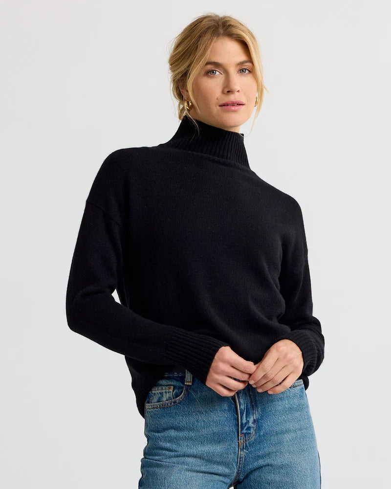 Oversized 100% Cashmere Pullover — Relaxed Luxury with Custom Fit & Embroidery