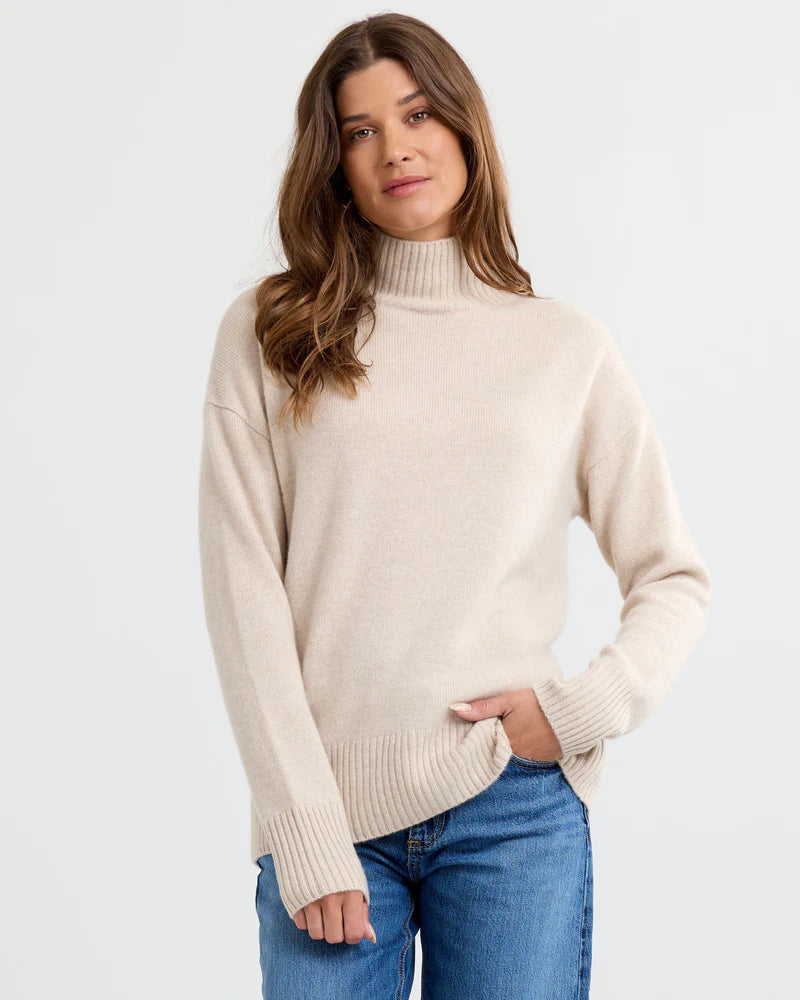 Oversized 100% Cashmere Pullover — Relaxed Luxury with Custom Fit & Embroidery