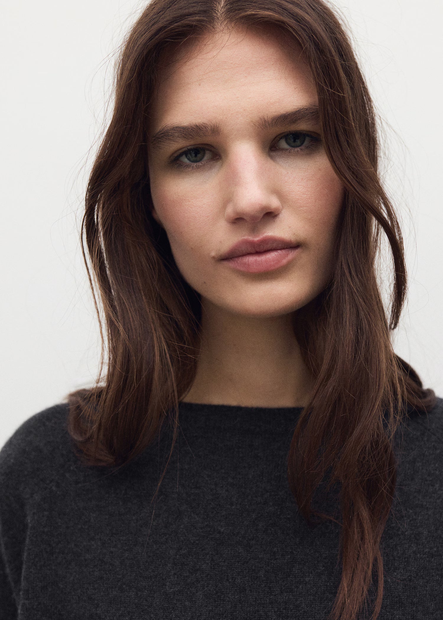 100% Pure Cashmere Sweater with Personalization — Tailored Fit & Hand-Embroidered Name