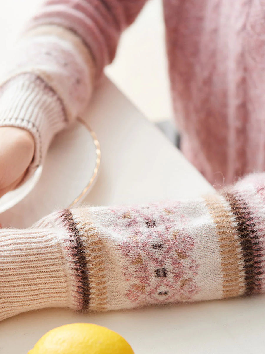 100% Cashmere Women's Cozy Pink Knit Sweater — Elegant Cable Knit & Relaxed Fit