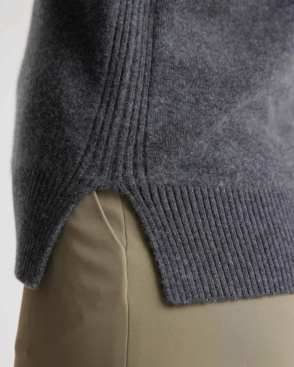 Super Luxe Cashmere Turtleneck Sweater — 100% Pure Cashmere, Timeless Luxury