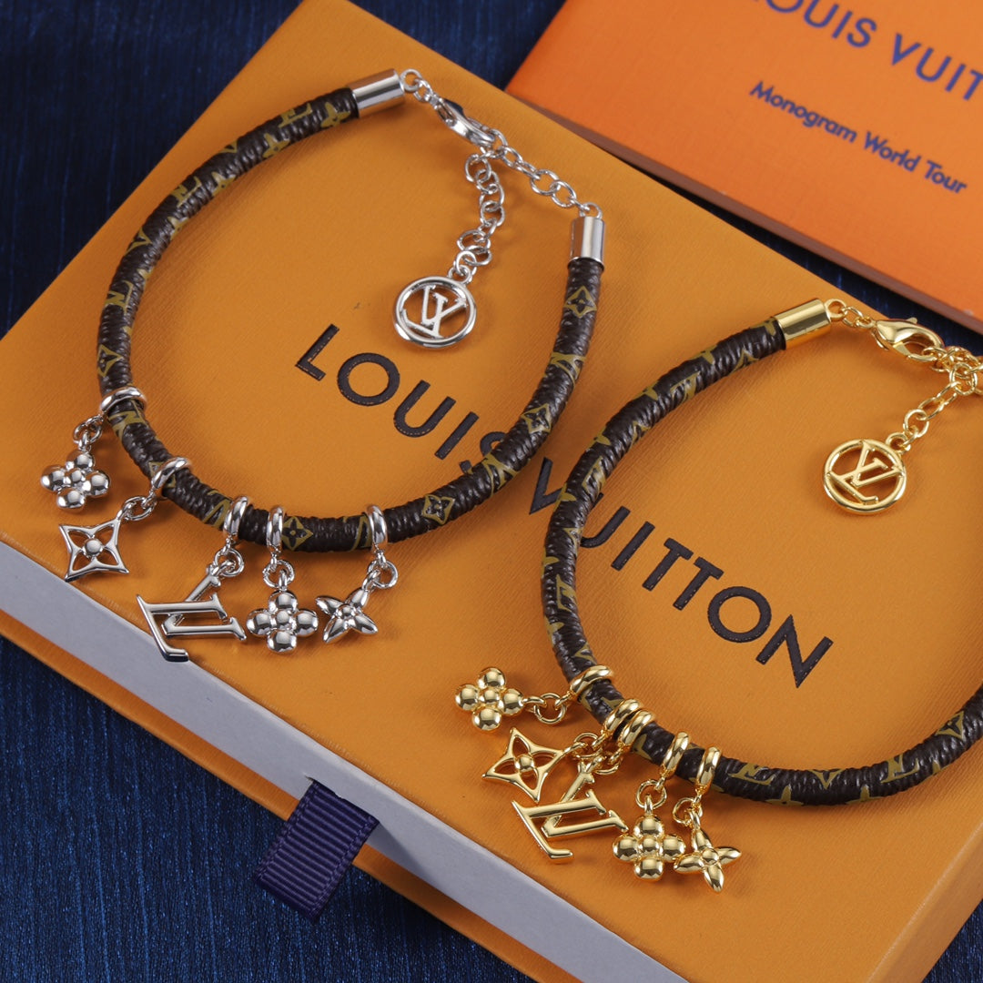 Blooming Pendant Leather Bracelet - Image 2