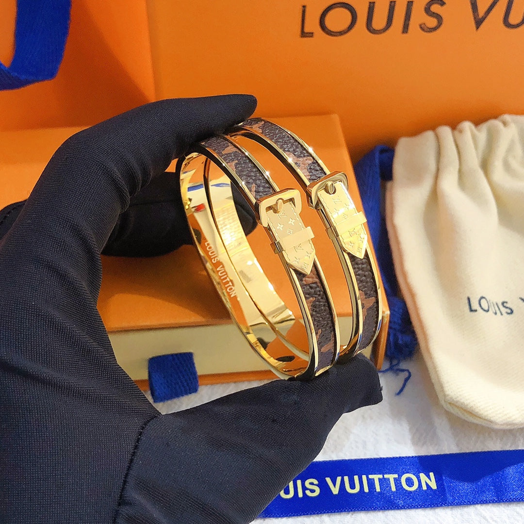 Classic Belt Buckle Monogram Bracelet - Image 3